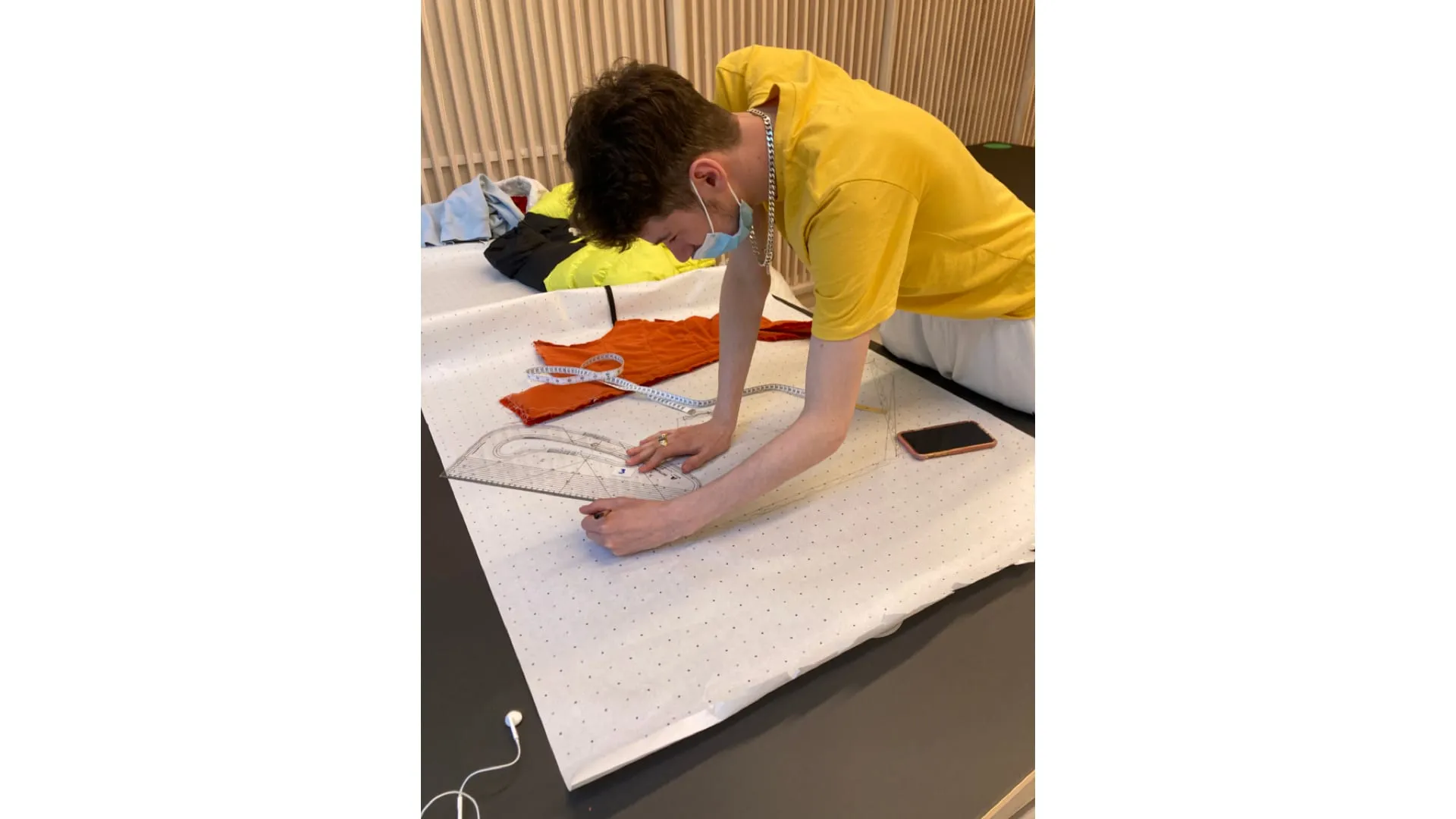 OLIVER BEHIND THE SCENES.001